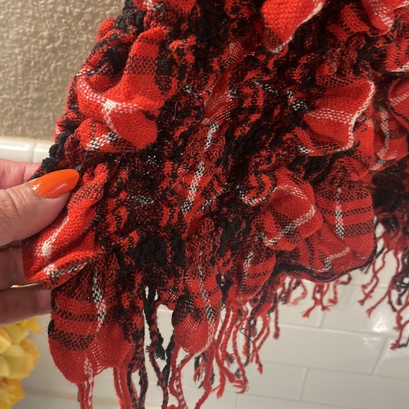 Ruffled with Fringe Orange / Black / white Scarf . NEW with Tags Saks Off 5th - Picture 2 of 6